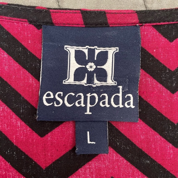 3/$15 EUC Escapade chevron blouse, long sleeve OR roll with tab. V neck AGGIE - Picture 3 of 7